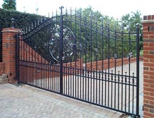 Large automated gates